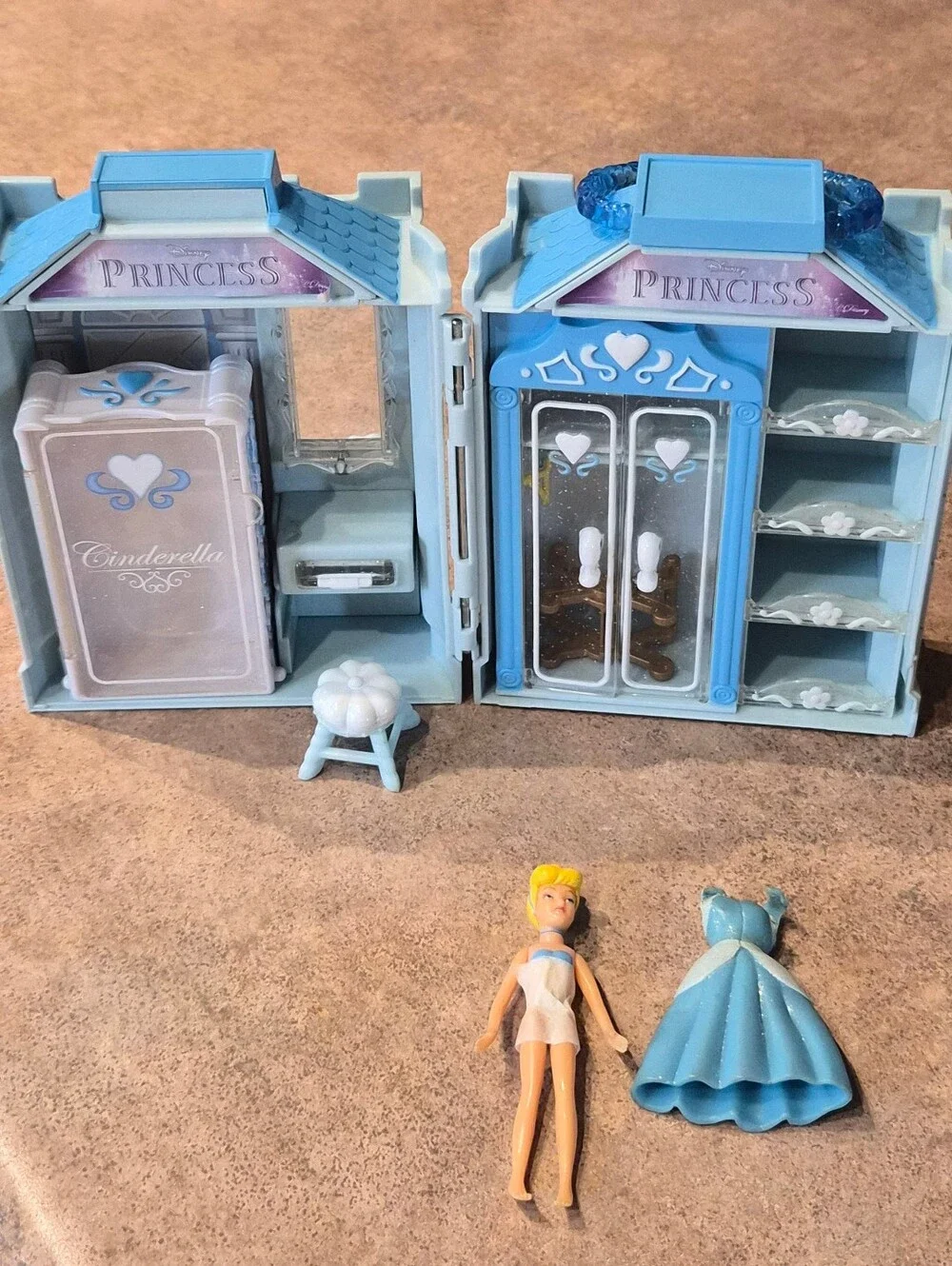 Disney Cinderella Light Blue Mini Wardrobe Play Set with Doll and Dress
